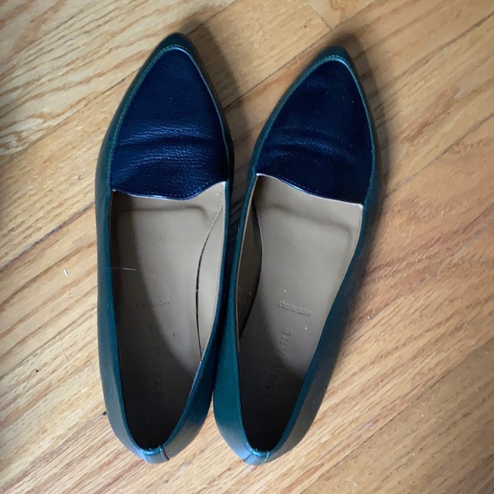 Everlane modern loafer, size 8, green and black